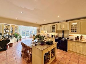 Photo 25- click for photo gallery